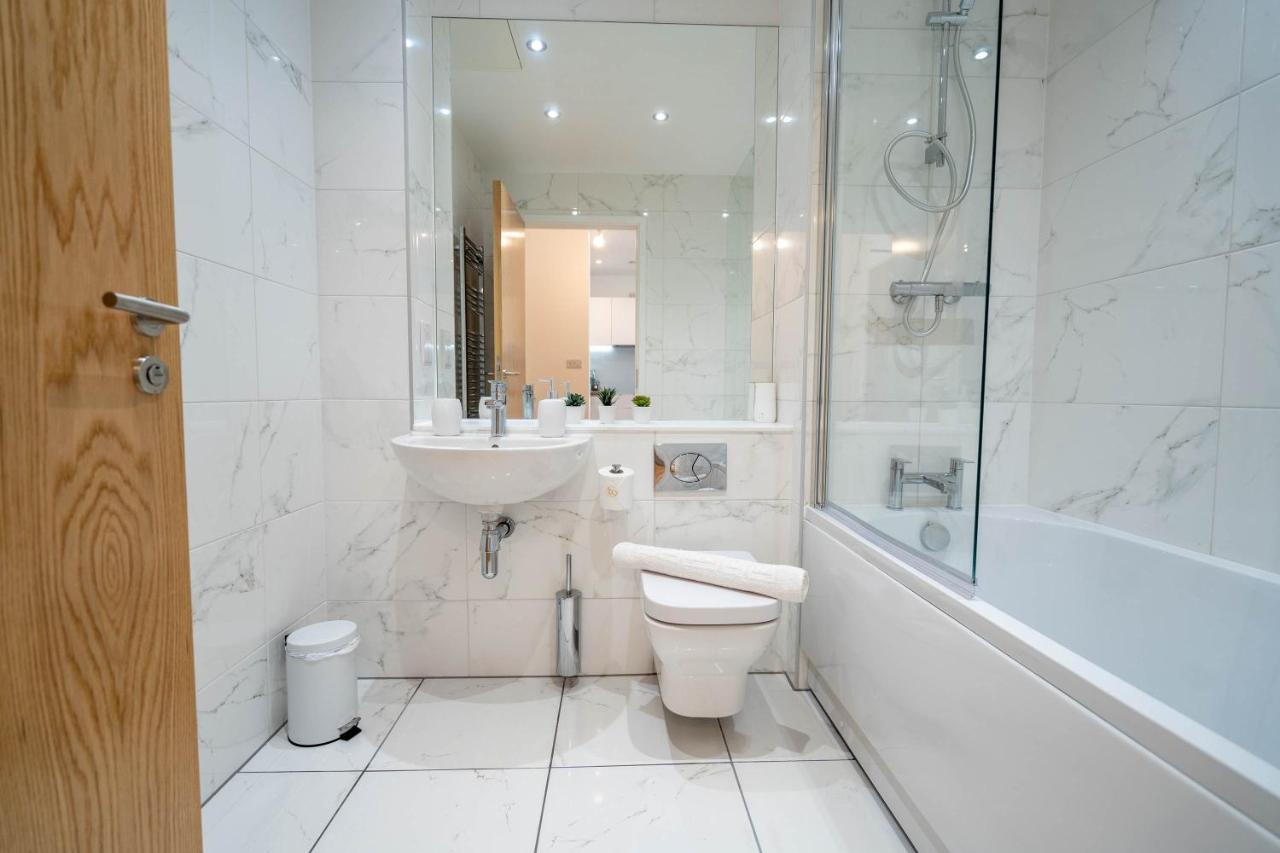 Luxe 1 Bedroom Comfy Apartment - City Centre Бирмингам Екстериор снимка